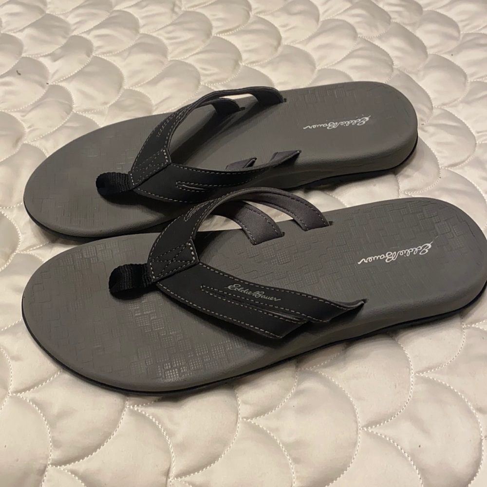 Eddie Bauer flip flops